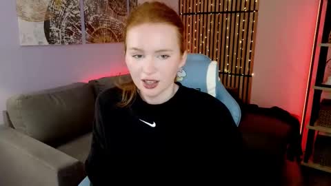 Snapshot of mira_glace chatting on 10-24-25, 10:22 Mira3 online show from 10-24-25, 10:22
