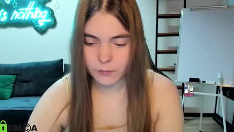 Snapshot of miraa_bloom chatting on 01-06-26, 02:54 miraa_bloom online show from 01-06-26, 02:54