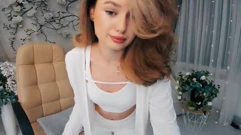 Emma online show from 09-30-25, 04:12