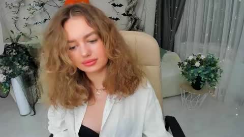 Emma online show from 10-29-25, 07:15