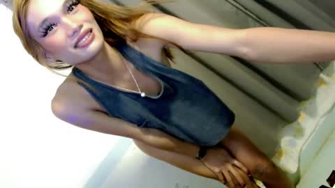 Zoey online show from 12-14-24, 05:25