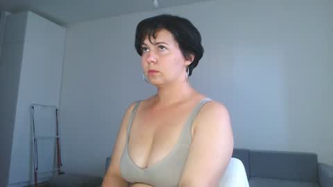 Snapshot of miradiaz chatting on 07-16-26, 10:32 Meera online show from 07-16-26, 10:32