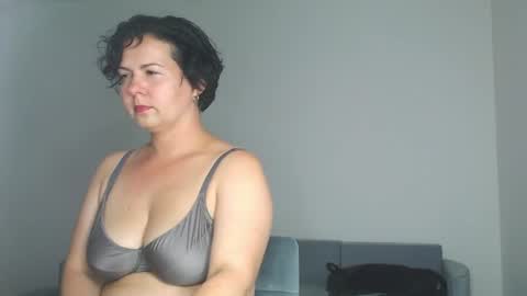 Snapshot of miradiaz chatting on 07-21-26, 02:30 Meera online show from 07-21-26, 02:30