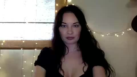 Snapshot of miragee1 chatting on 10-15-25, 09:59 Mari online show from 10-15-25, 09:59