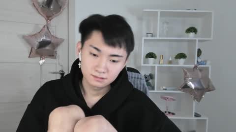 Snapshot of miram_yoo chatting on 12-06-24, 12:05 online show from 12-06-24, 12:05