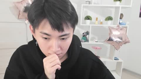 Snapshot of miram_yoo chatting on 12-11-24, 12:12 online show from 12-11-24, 12:12