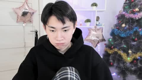 Snapshot of miram_yoo chatting on 12-18-24, 03:37 online show from 12-18-24, 03:37