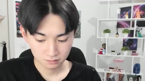 Snapshot of miram_yoo chatting on 10-18-25, 03:53 online show from 10-18-25, 03:53