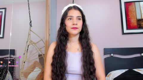 Snapshot of miranda_doll_ chatting on 01-24-25, 12:10 online show from 01-24-25, 12:10