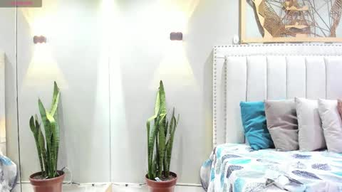 Snapshot of miranda_doll_ chatting on 10-20-25, 12:05 online show from 10-20-25, 12:05