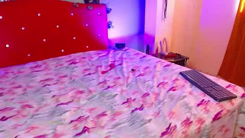 Snapshot of mirandabigboobs chatting on 01-07-26, 12:51 Miranda online show from 01-07-26, 12:51