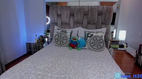 Snapshot of mirandacollins_ chatting on 01-04-25, 01:21 Miranda online show from 01-04-25, 01:21