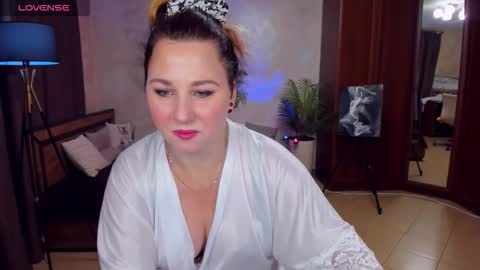 Snapshot of mirandadyson chatting on 09-17-25, 11:01 MirandaDyson online show from 09-17-25, 11:01