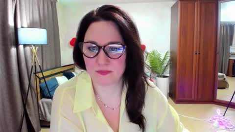 Snapshot of mirandadyson chatting on 02-20-26, 04:18 MirandaDyson online show from 02-20-26, 04:18