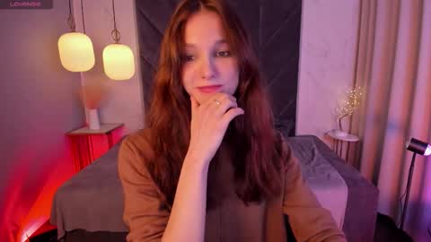 Snapshot of mirandaglow chatting on 12-14-25, 05:57 Miranda online show from 12-14-25, 05:57