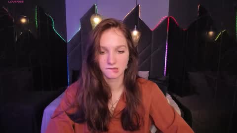 Snapshot of mirandaglow chatting on 01-18-26, 05:44 Miranda online show from 01-18-26, 05:44