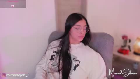 Snapshot of mirandajohnson_ chatting on 12-17-25, 11:49 Miranda online show from 12-17-25, 11:49