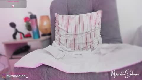 Snapshot of mirandajohnson_ chatting on 02-26-26, 02:05 Miranda online show from 02-26-26, 02:05