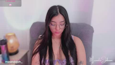 Snapshot of mirandajohnson_ chatting on 03-10-26, 02:33 Miranda online show from 03-10-26, 02:33