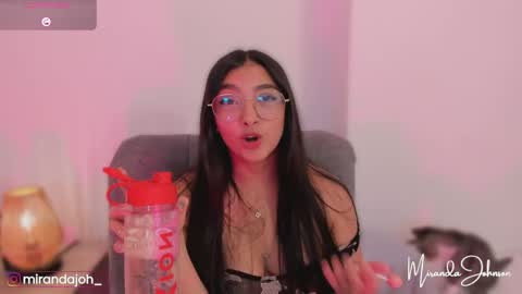 Snapshot of mirandajohnson_ chatting on 05-01-26, 11:53 Miranda online show from 05-01-26, 11:53