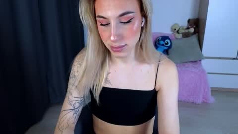 Snapshot of miraraid chatting on 01-12-26, 11:32 miraraid online show from 01-12-26, 11:32