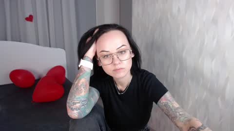 Mira online show from 02-18-25, 03:54