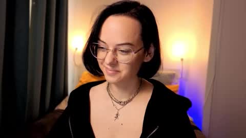 MiraSkyy online show from 10-06-25, 02:36