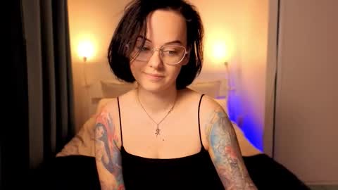 MiraSkyy online show from 10-21-25, 06:30