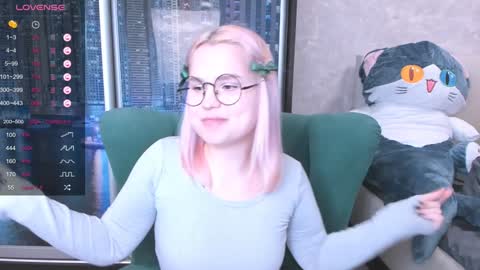 Kira online show from 01-12-25, 01:11