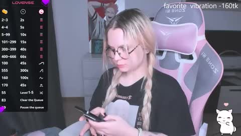 Kira online show from 10-15-25, 01:17