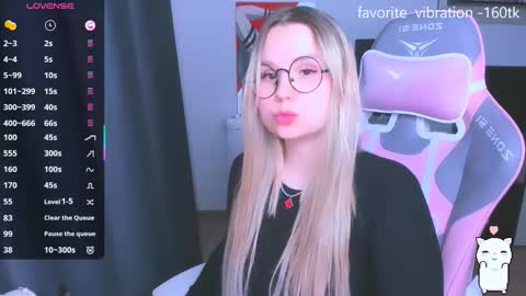 Kira online show from 11-14-25, 06:17