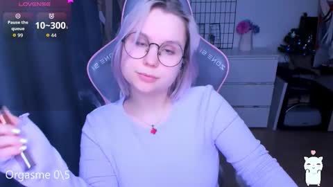 Kira online show from 03-09-26, 06:12