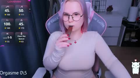 Kira online show from 04-20-26, 07:26