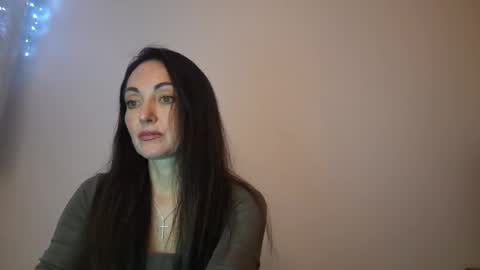 Christina online show from 05-08-26, 08:25
