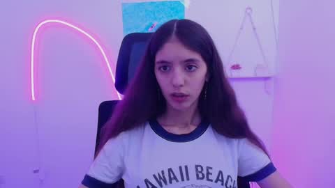 Snapshot of miri_miss chatting on 11-19-25, 12:38 Miri online show from 11-19-25, 12:38