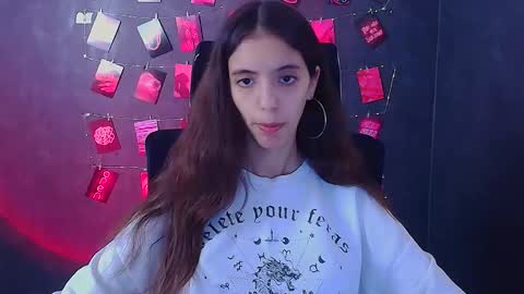 Snapshot of miri_miss chatting on 11-24-25, 12:38 Miri online show from 11-24-25, 12:38