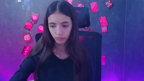 Snapshot of miri_miss chatting on 05-11-26, 02:45 Miri online show from 05-11-26, 02:45