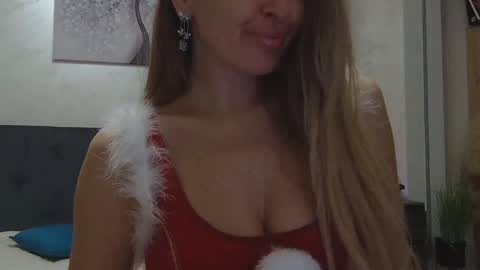 Snapshot of miriam04 chatting on 12-24-24, 10:17 miriam04 online show from 12-24-24, 10:17