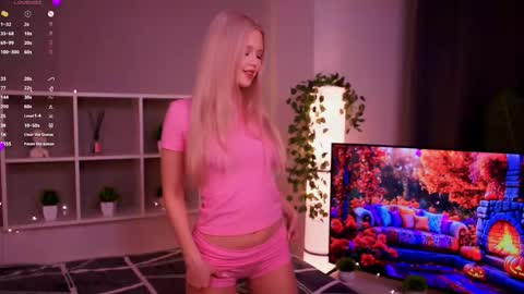 Elsa online show from 11-17-25, 08:14