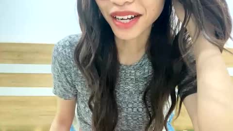 Miriam Schl online show from 10-22-25, 01:17