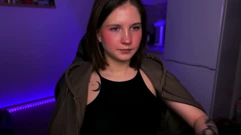 Snapshot of mirrameow chatting on 02-24-25, 01:35 Mira online show from 02-24-25, 01:35