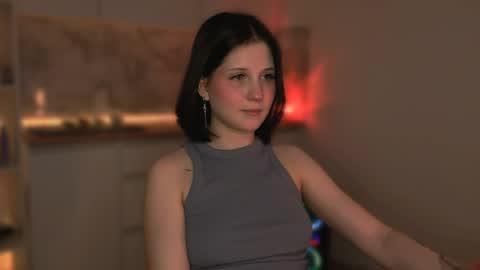 Snapshot of mirrameow chatting on 05-20-26, 11:44 Mira online show from 05-20-26, 11:44