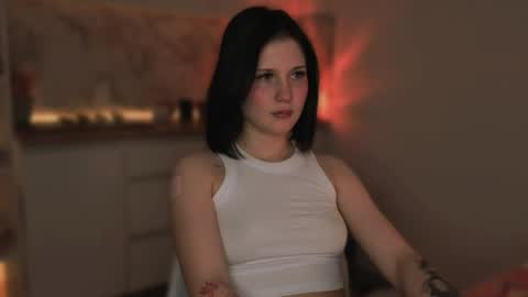 Snapshot of mirrameow chatting on 05-25-26, 10:05 Mira online show from 05-25-26, 10:05