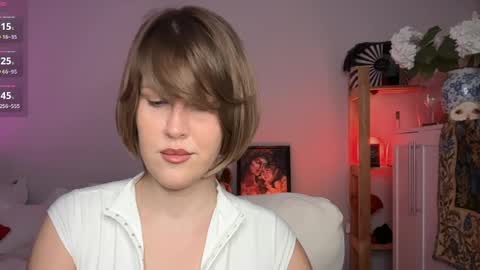 Snapshot of mirrorofsoul chatting on 05-22-26, 05:47 Shelley online show from 05-22-26, 05:47