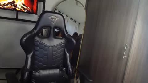 Snapshot of mis_iyasha chatting on 11-10-25, 10:42 IYASHA online show from 11-10-25, 10:42