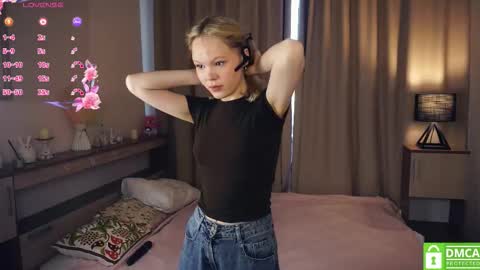 Snapshot of mishagiarrusso chatting on 09-12-25, 03:01 Your Betty online show from 09-12-25, 03:01