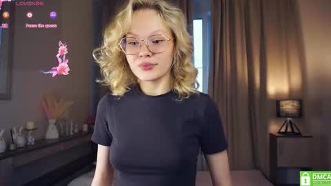Snapshot of mishagiarrusso chatting on 09-20-25, 02:51 Your Betty online show from 09-20-25, 02:51