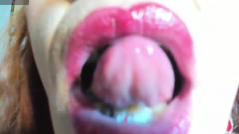 Mishell Bons online show from 05-29-26, 01:47