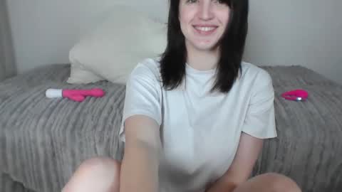 Snapshot of mishymoon chatting on 02-11-26, 06:29 Elora online show from 02-11-26, 06:29