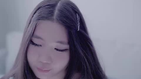 Snapshot of miso_misa chatting on 12-19-25, 08:43 Misa online show from 12-19-25, 08:43